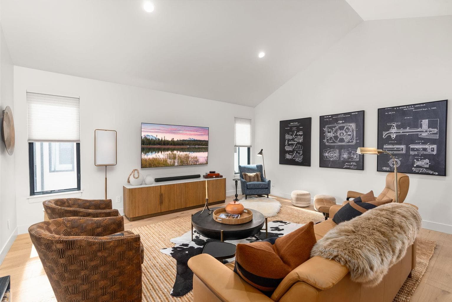 Photo of 1192 NW Skyline Ranch Road 44 of 68
