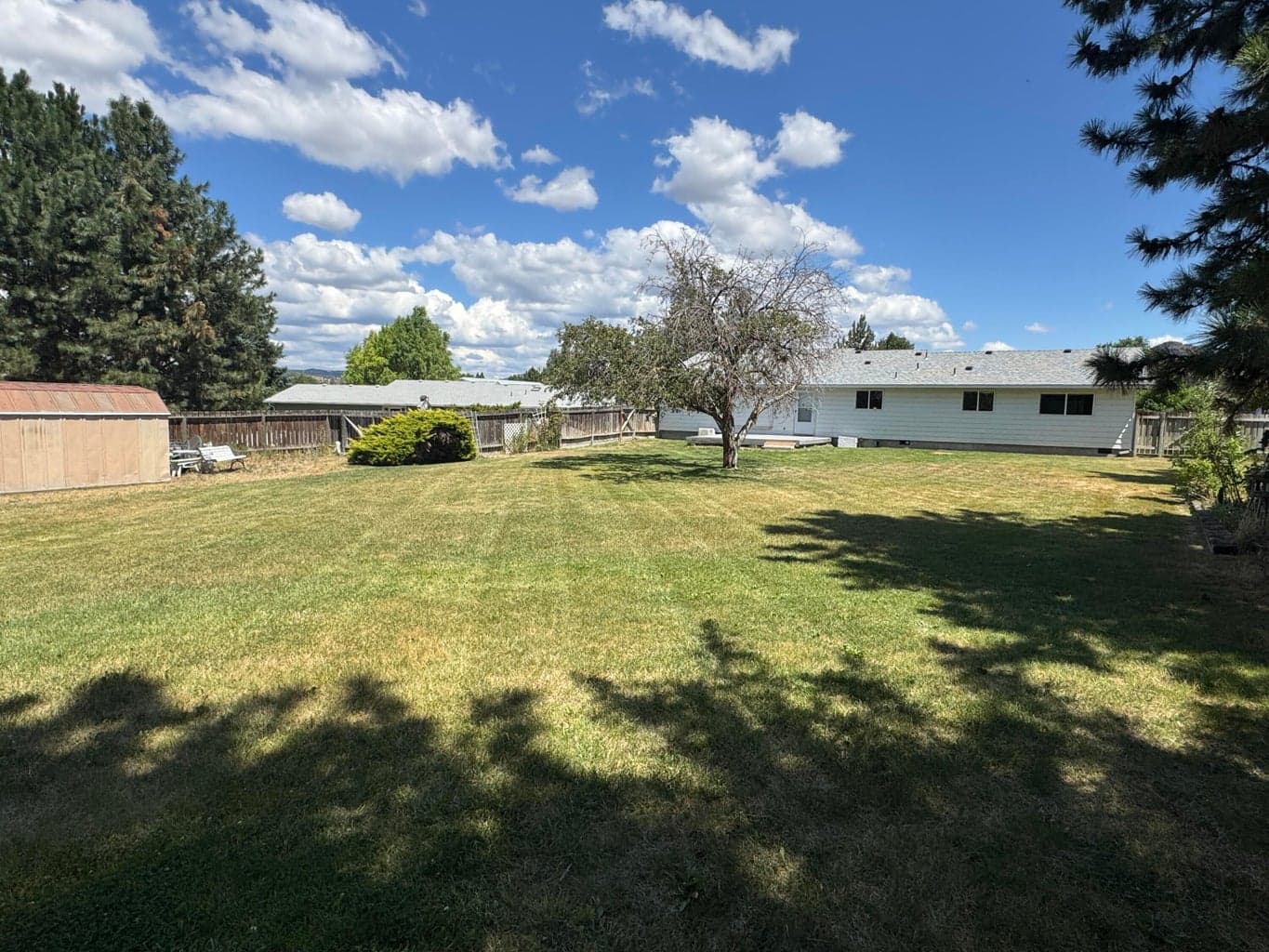 Photo of 3101 NE Tennessee Lane 29 of 38