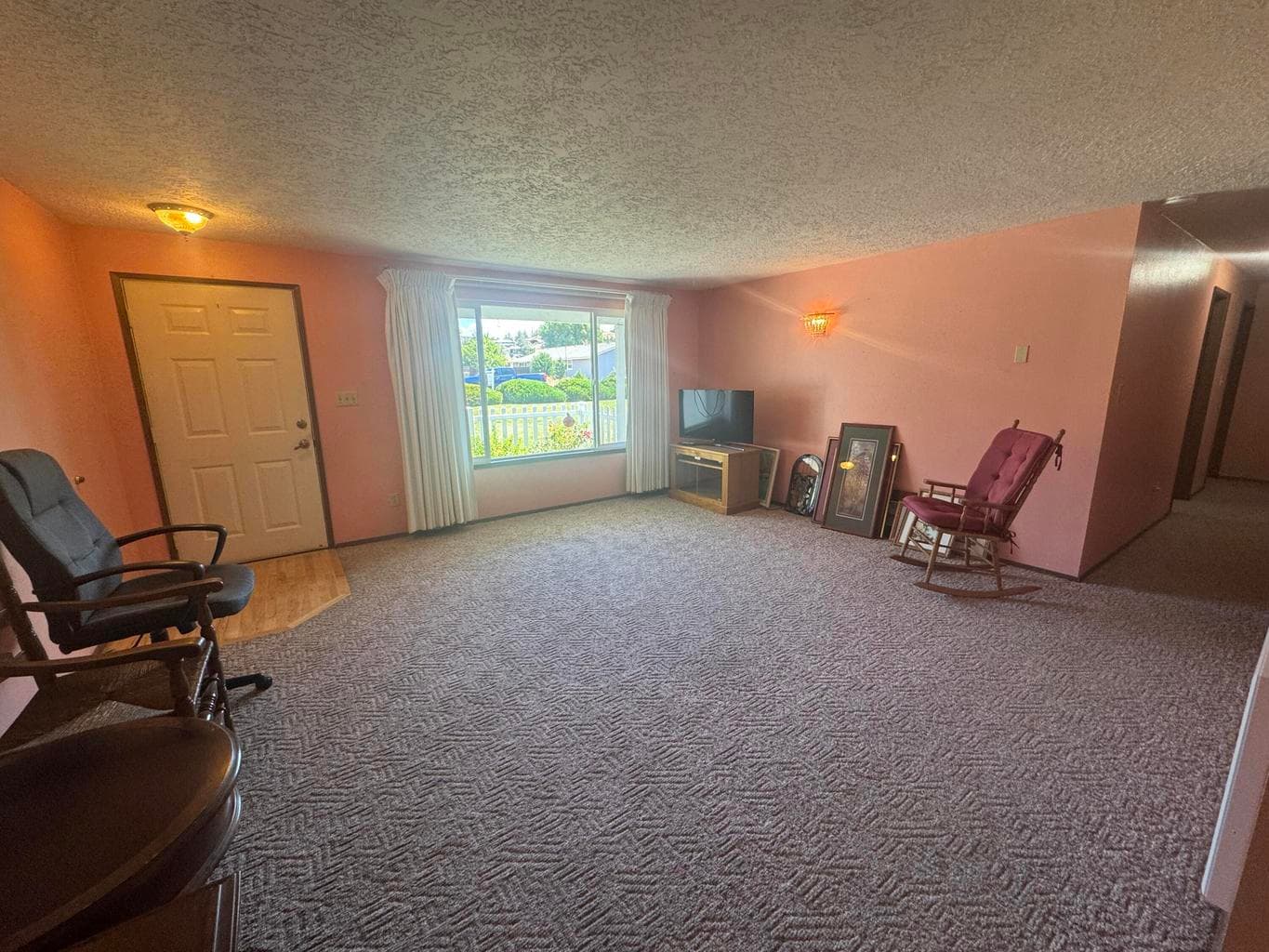 Photo of 3101 NE Tennessee Lane 9 of 38