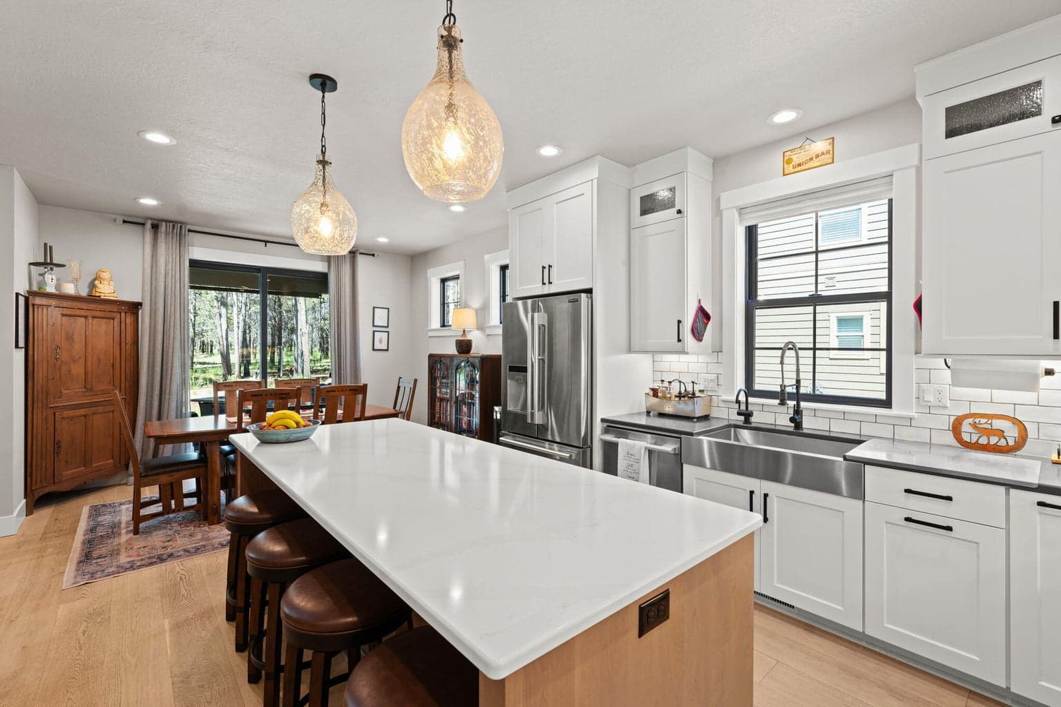 Large island with quartz countertop