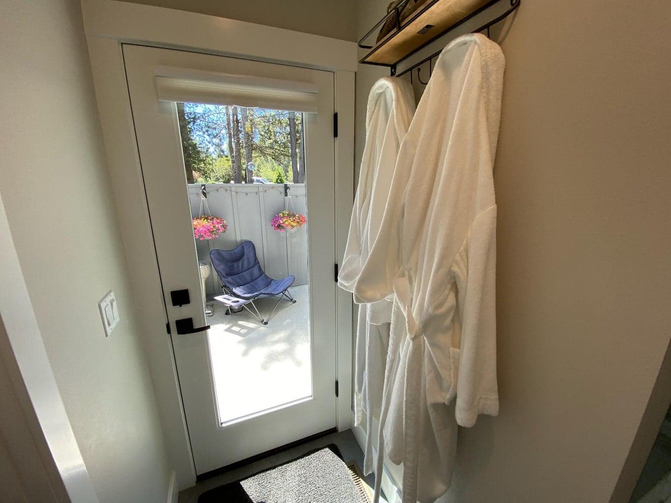 Access to hot tub enclosure from primary bathroom