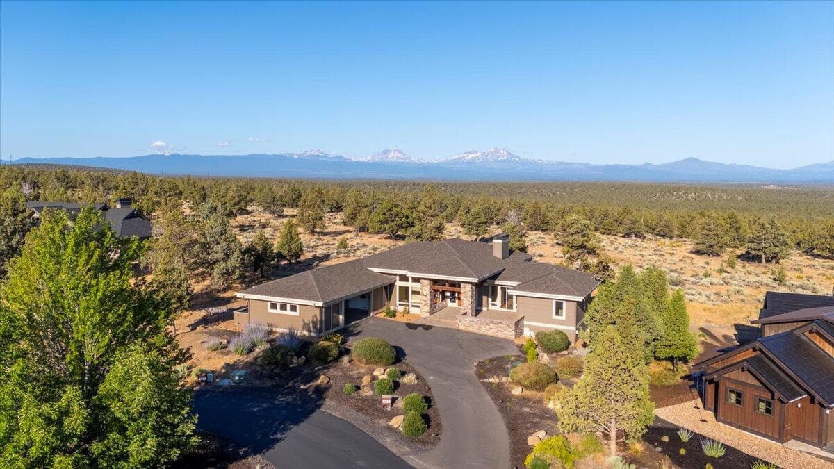 Photo of 425 Scenic Ridge 1 of 70