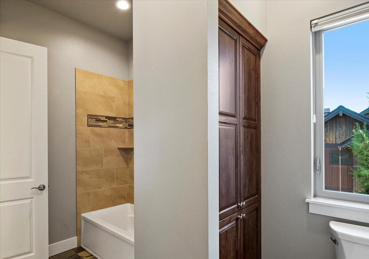 Photo of 425 Scenic Ridge Court 48 of 70