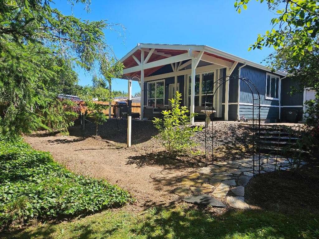 3433 Avery, Newport, 97365