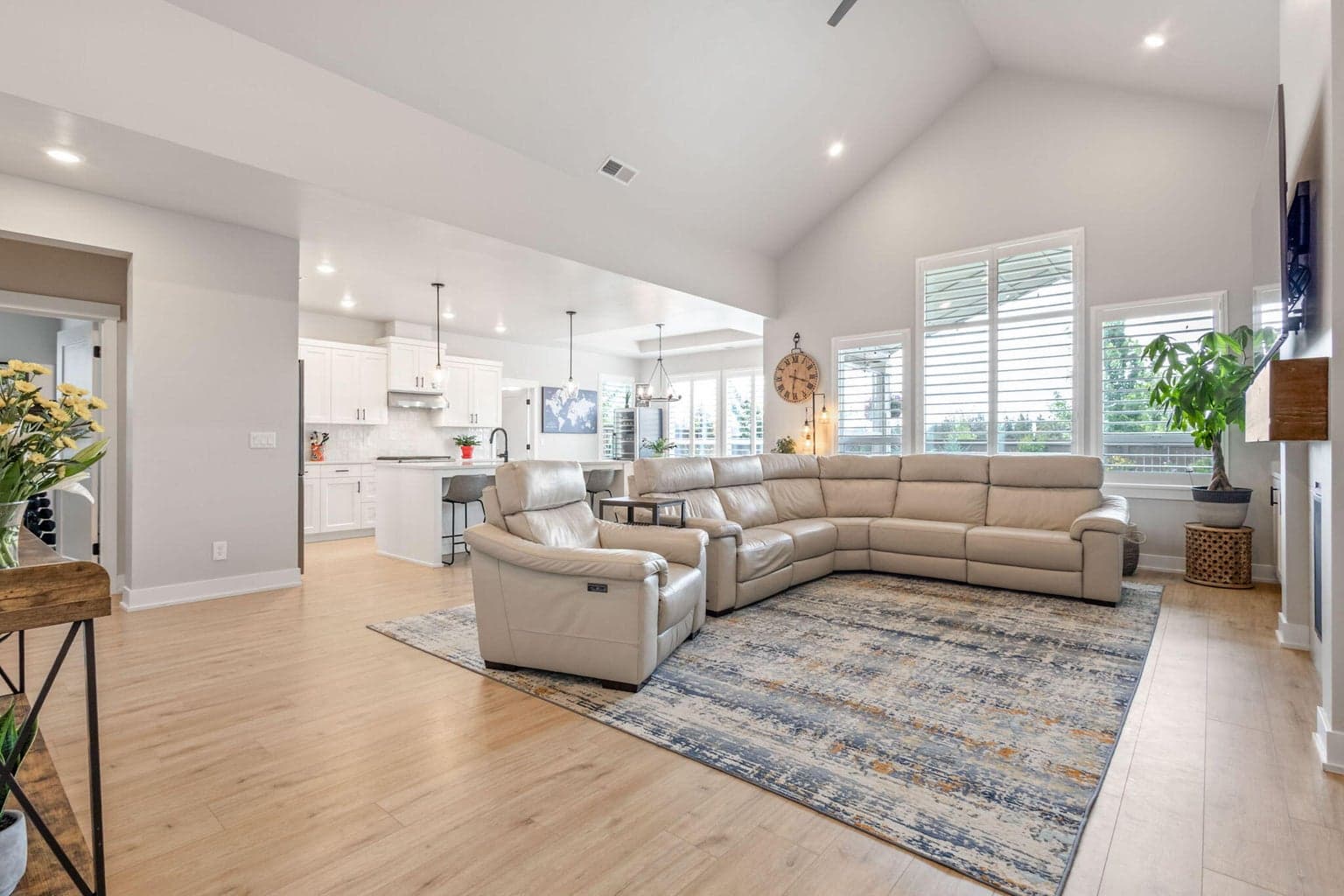 Photo of 3827 Oakside 5 of 49