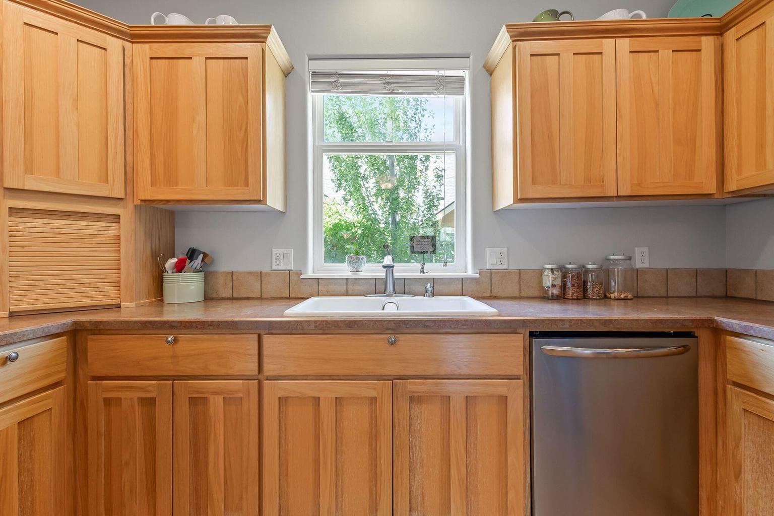 Photo of 1650 NW Ivy Avenue 9 of 34