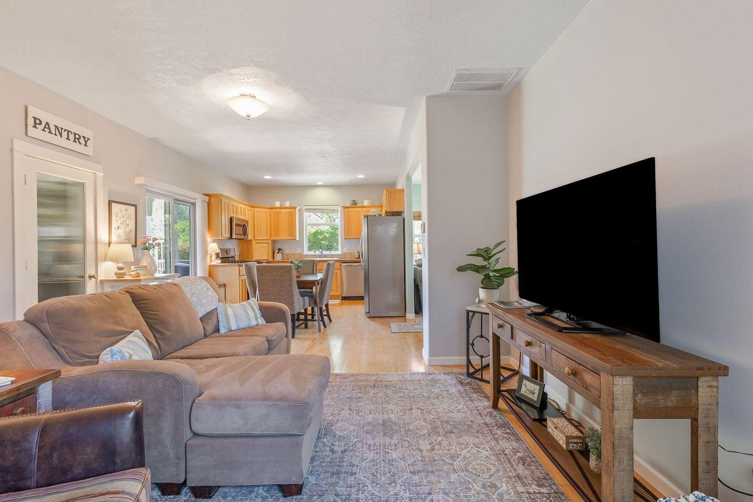 Photo of 1650 NW Ivy Avenue 14 of 34