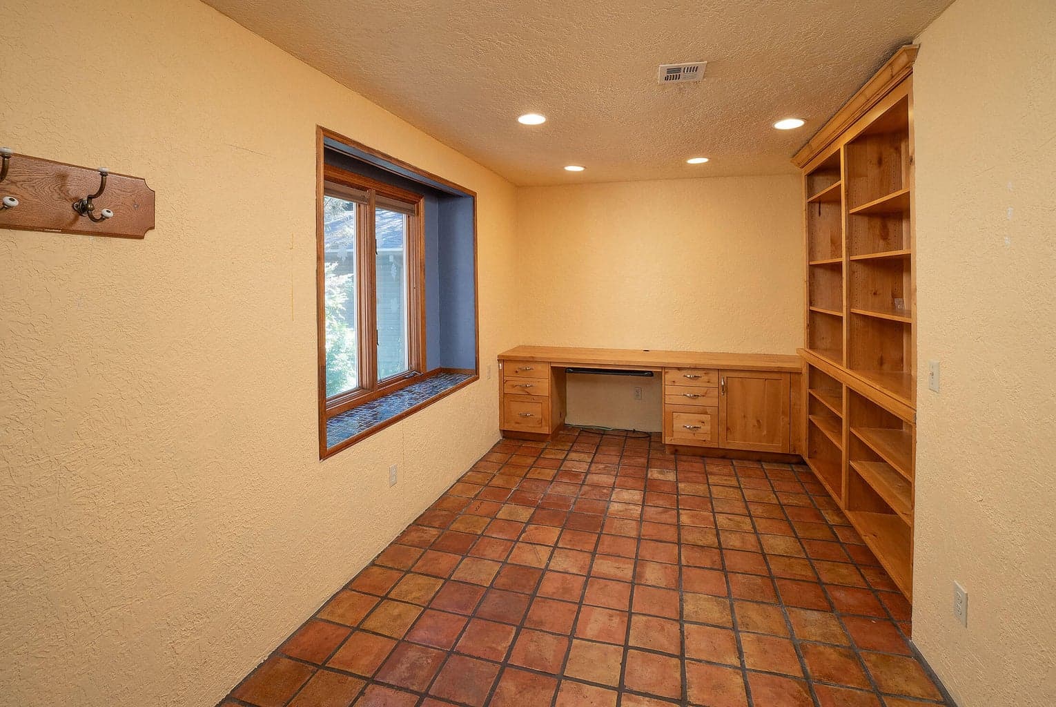 Photo of 20783 Canterbury Court 10 of 24