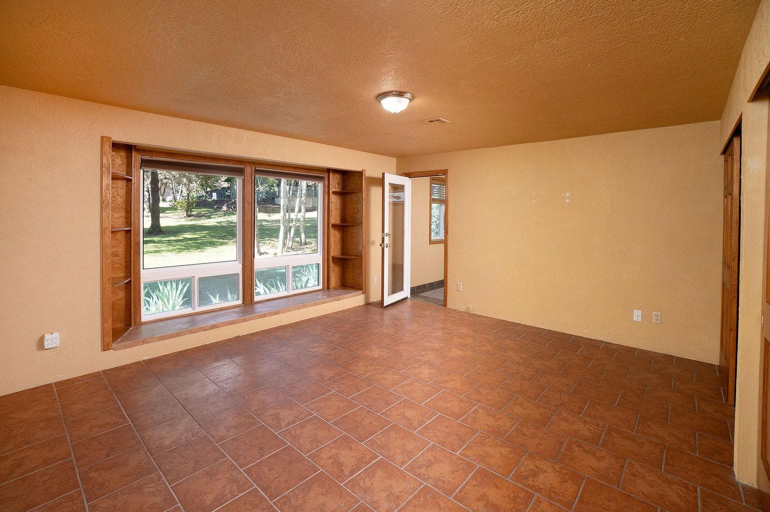 Photo of 20783 Canterbury Court 8 of 24
