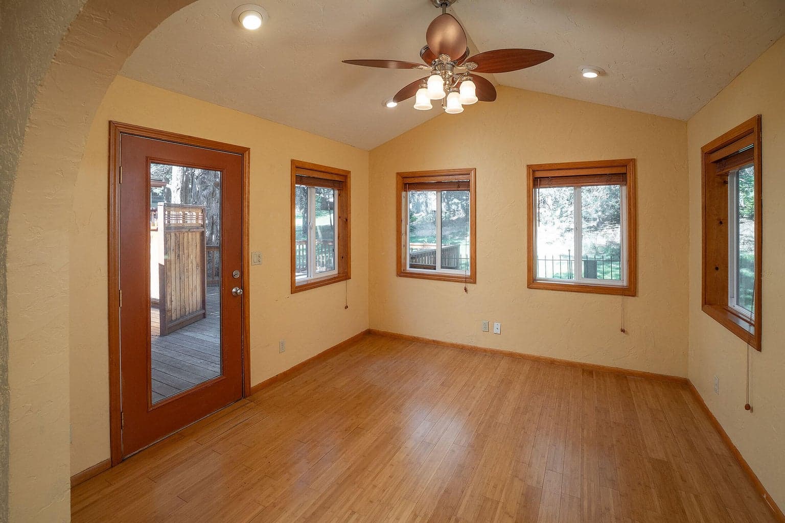 Photo of 20783 Canterbury Court 14 of 24