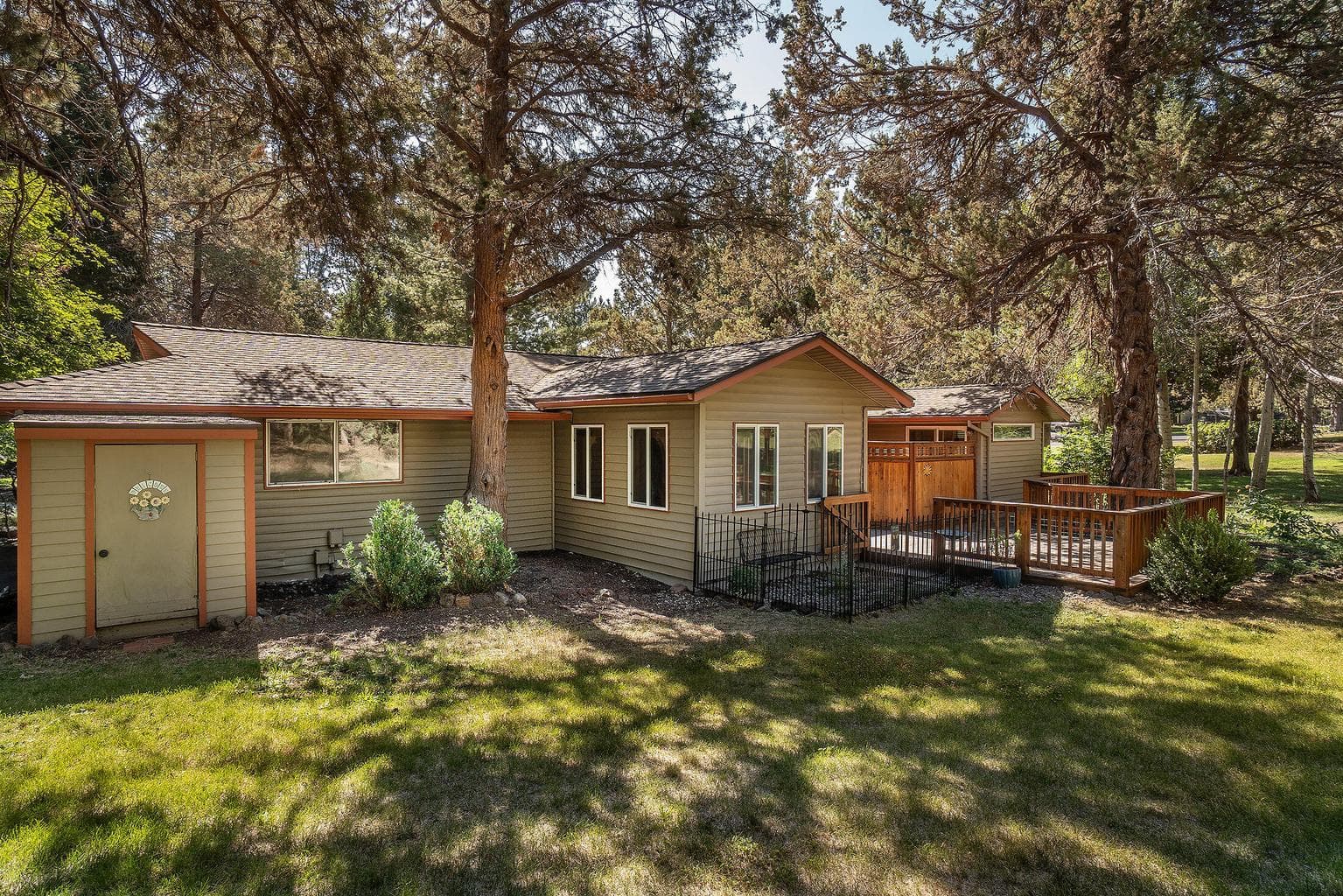 Photo of 20783 Canterbury Court 16 of 24