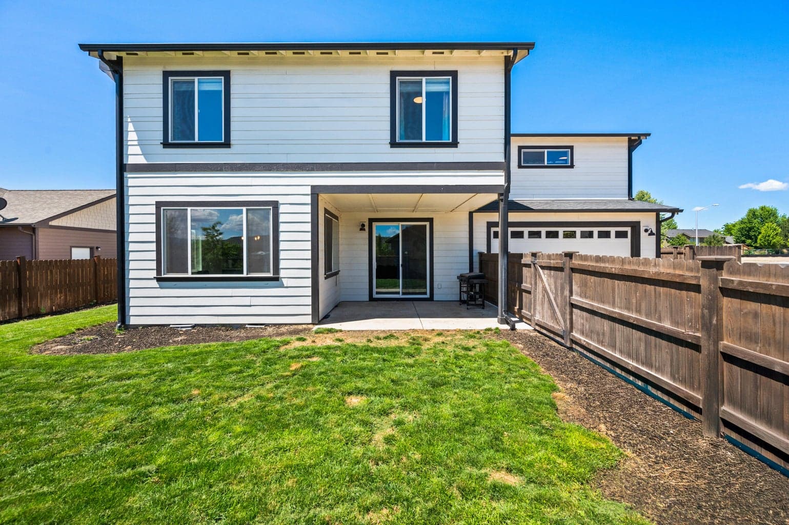 Photo of 1008 NE Whistle Way 9 of 38