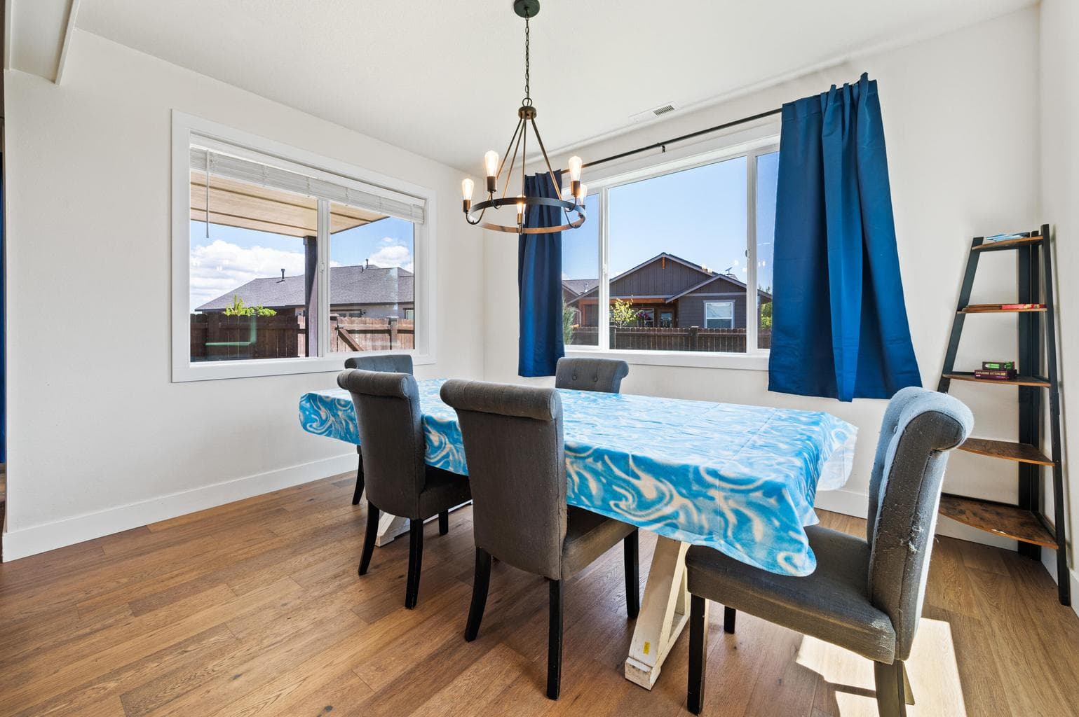 Photo of 1008 NE Whistle Way 12 of 38