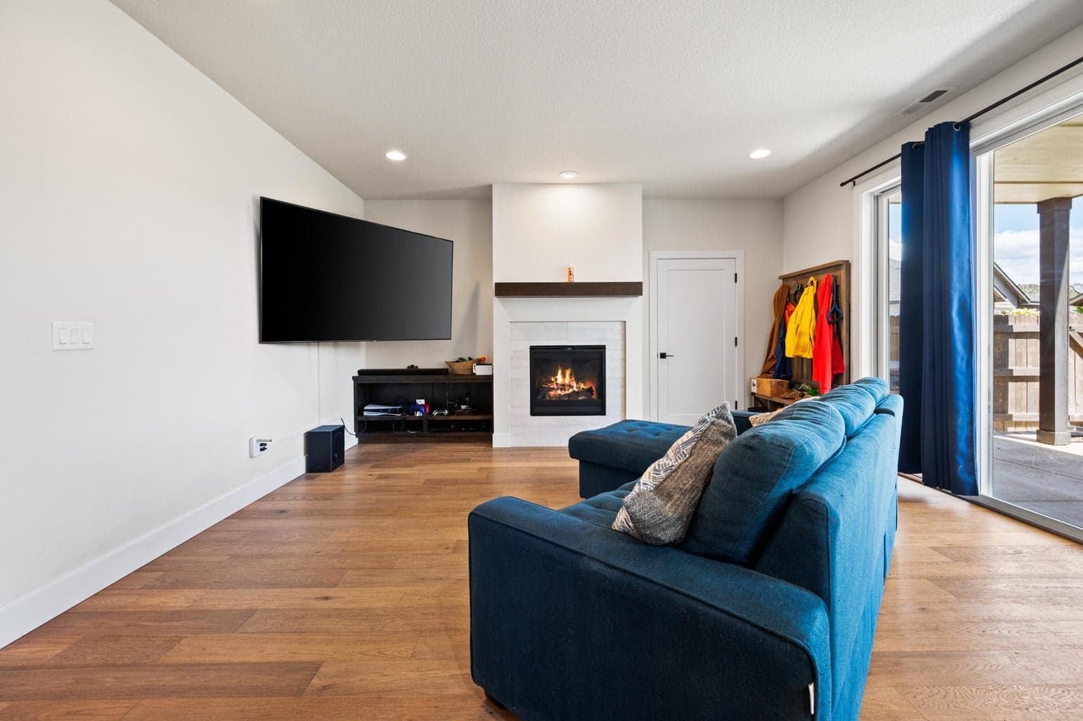 Photo of 1008 NE Whistle Way 14 of 38