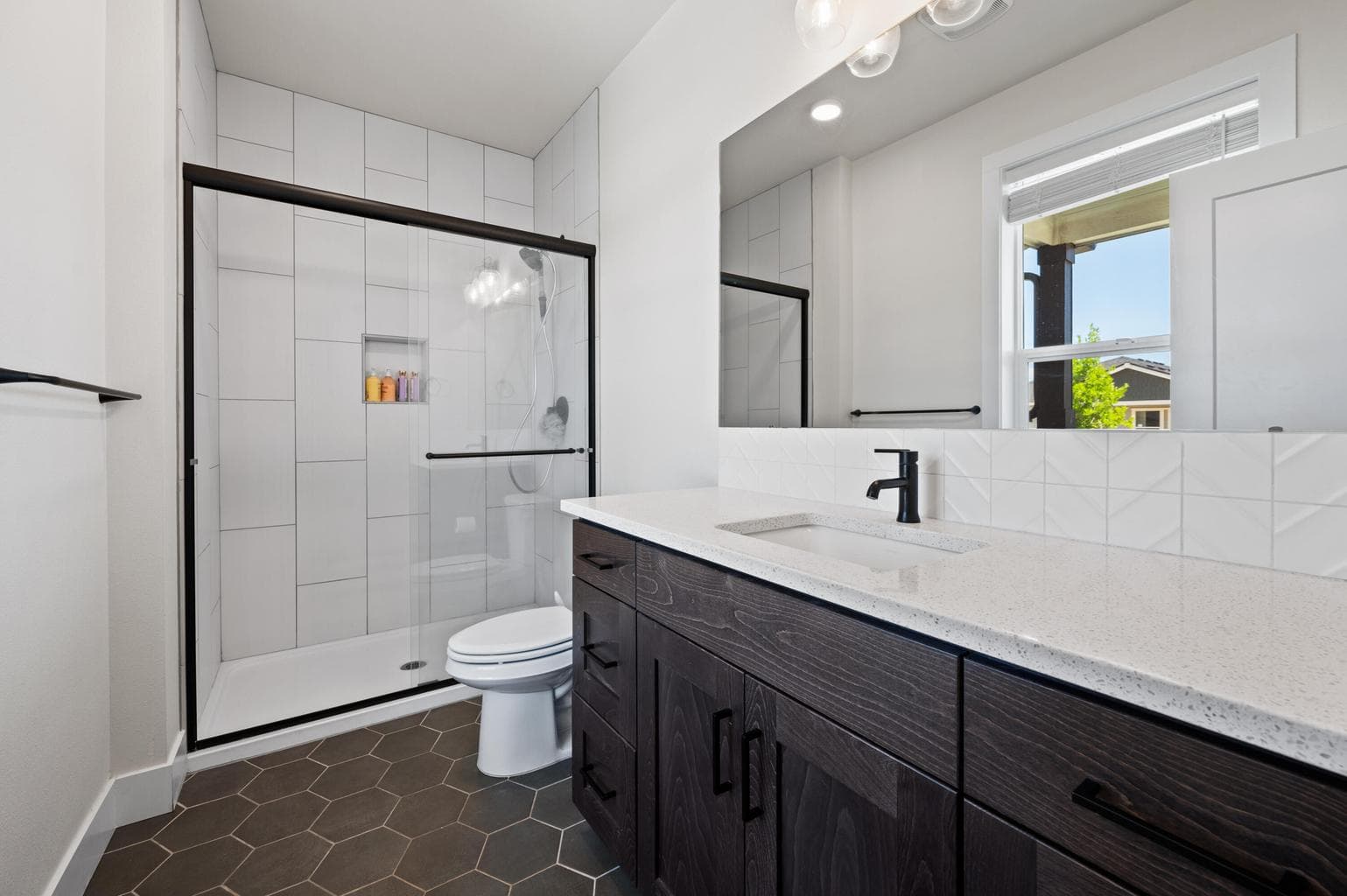 Photo of 1008 NE Whistle Way 20 of 38
