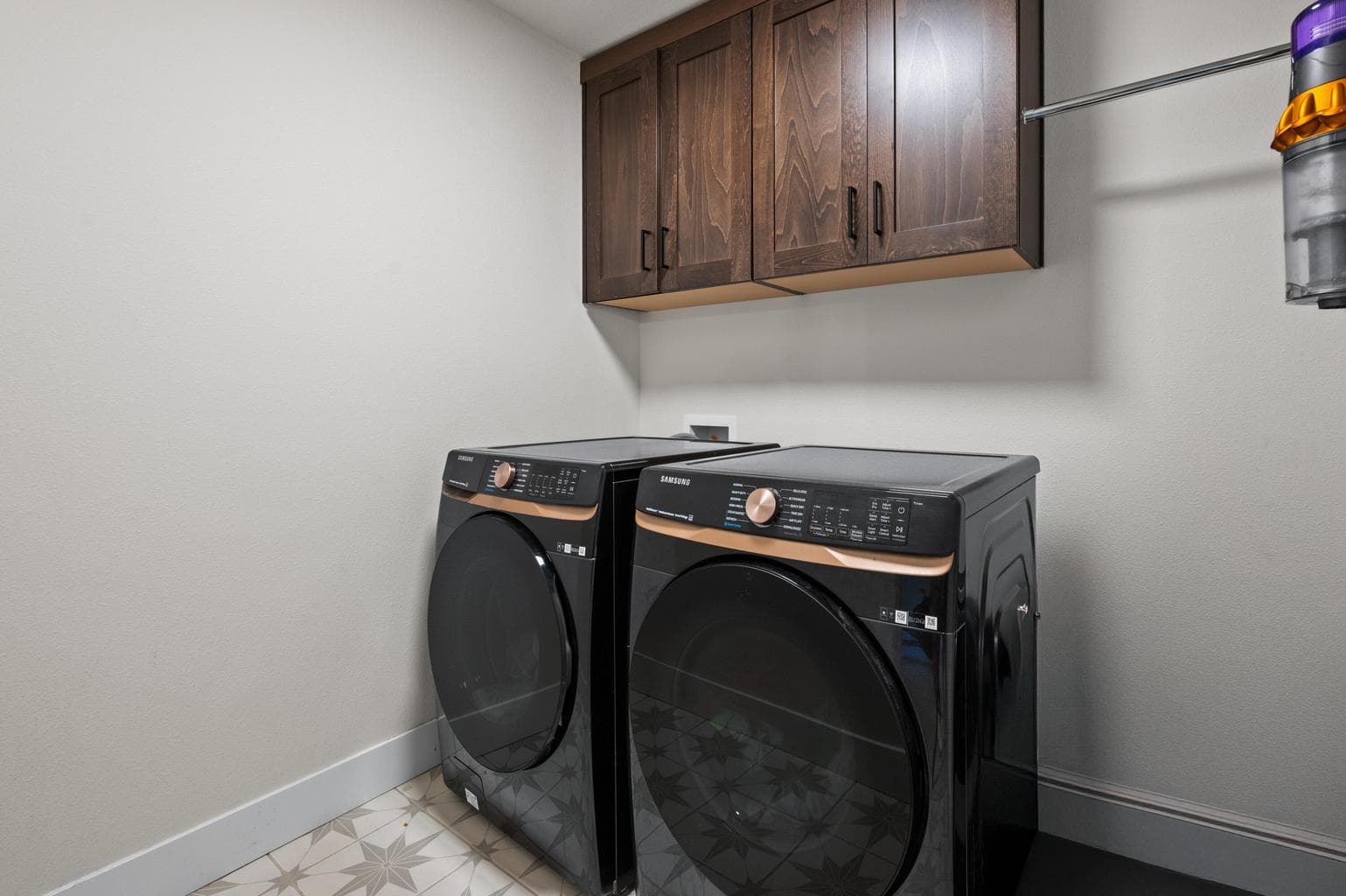 Photo of 1008 NE Whistle Way 21 of 38