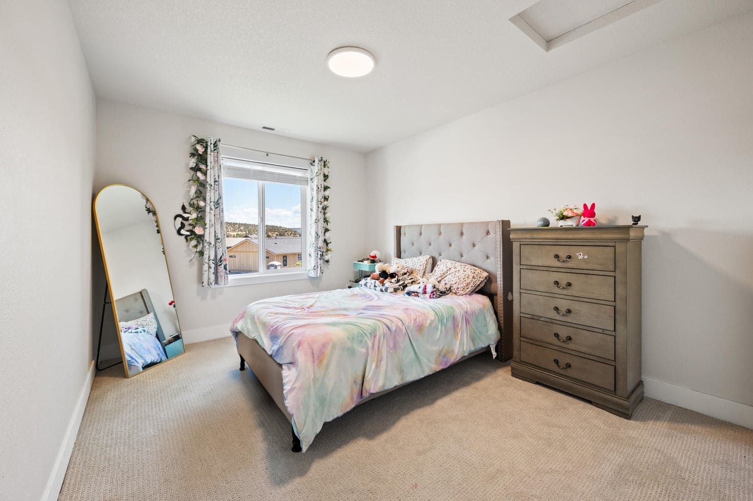 Photo of 1008 NE Whistle Way 24 of 38