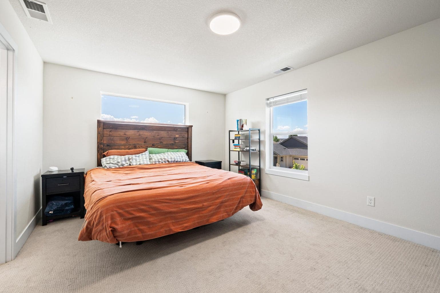 Photo of 1008 NE Whistle Way 25 of 38