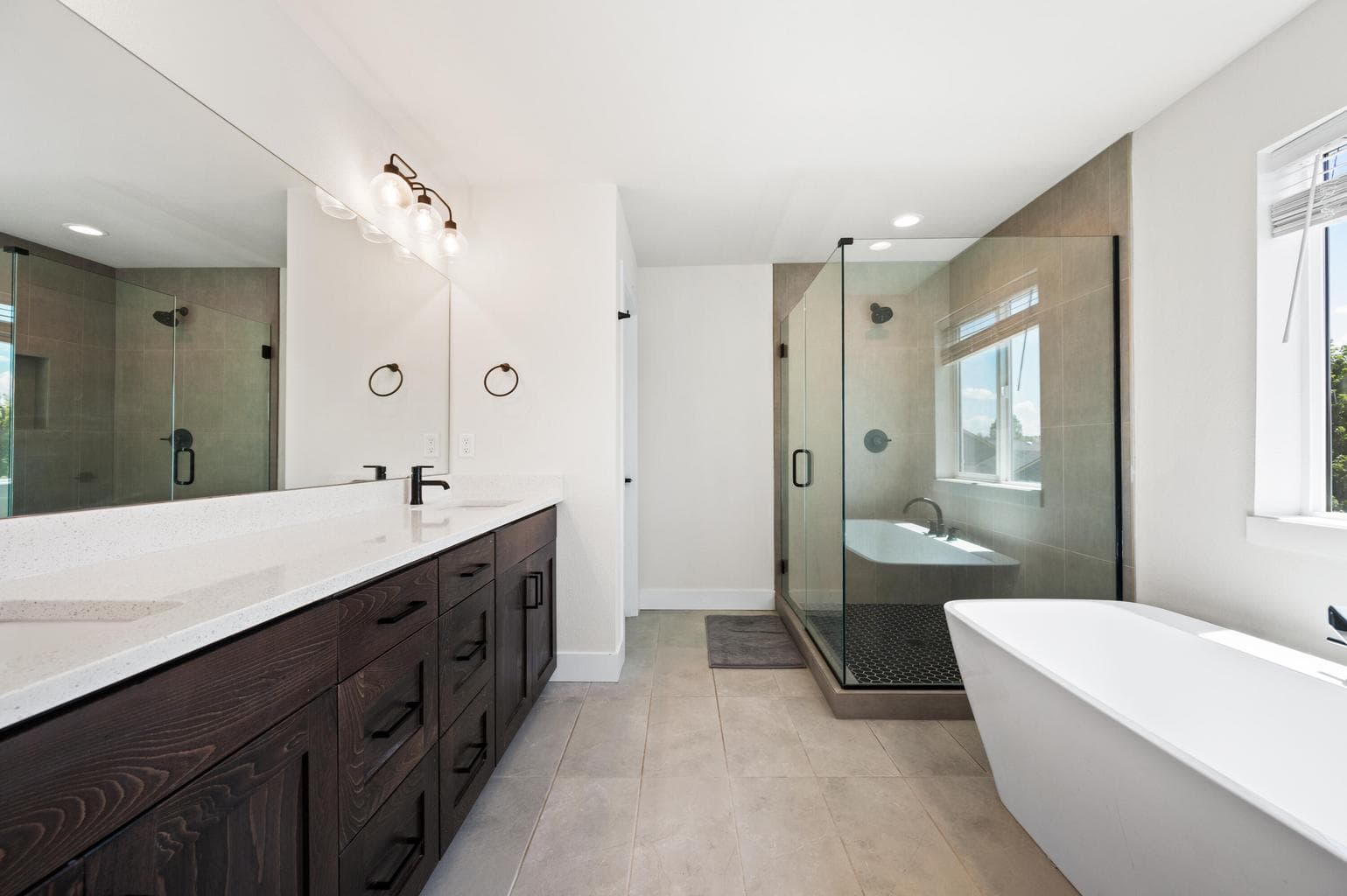 Photo of 1008 NE Whistle Way 26 of 38