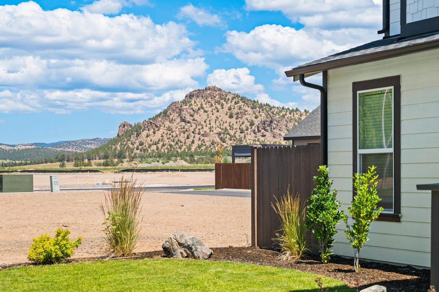 Photo of 1008 NE Whistle Way 30 of 38
