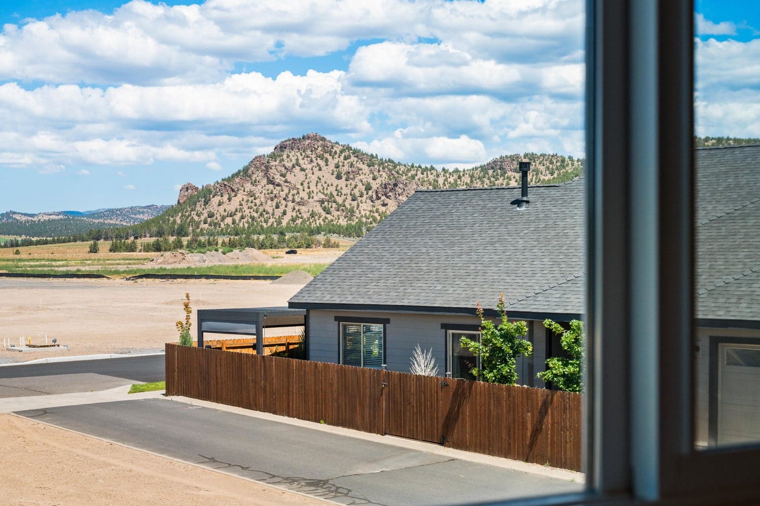 Photo of 1008 NE Whistle Way 31 of 38