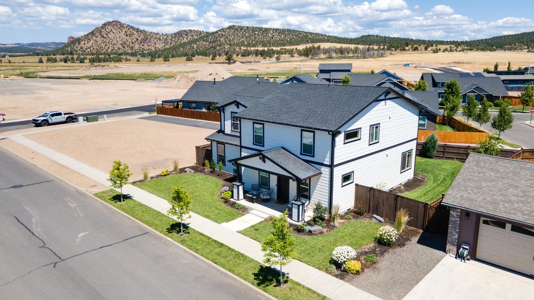 Photo of 1008 NE Whistle Way 32 of 38