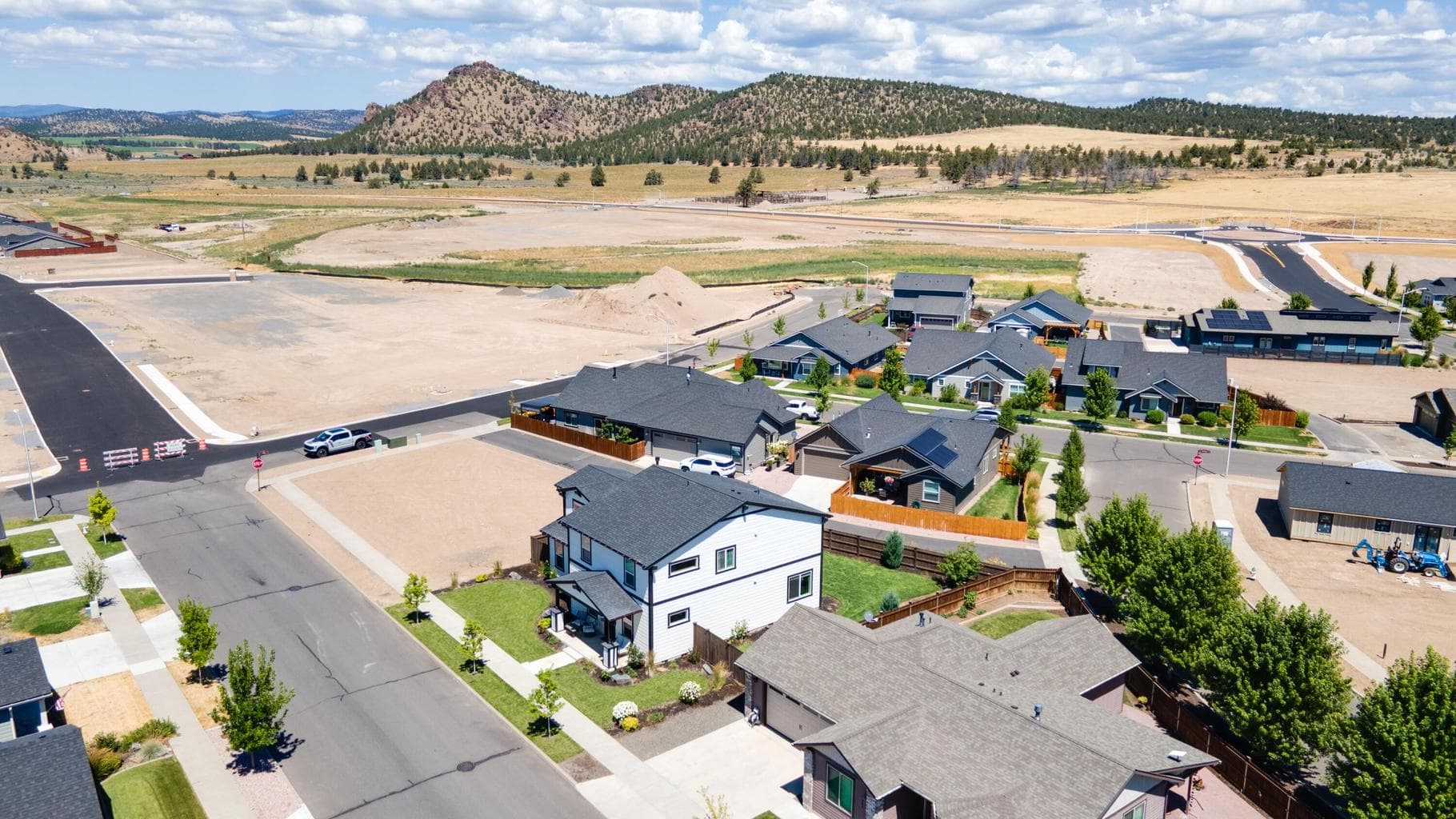 Photo of 1008 NE Whistle Way 34 of 38