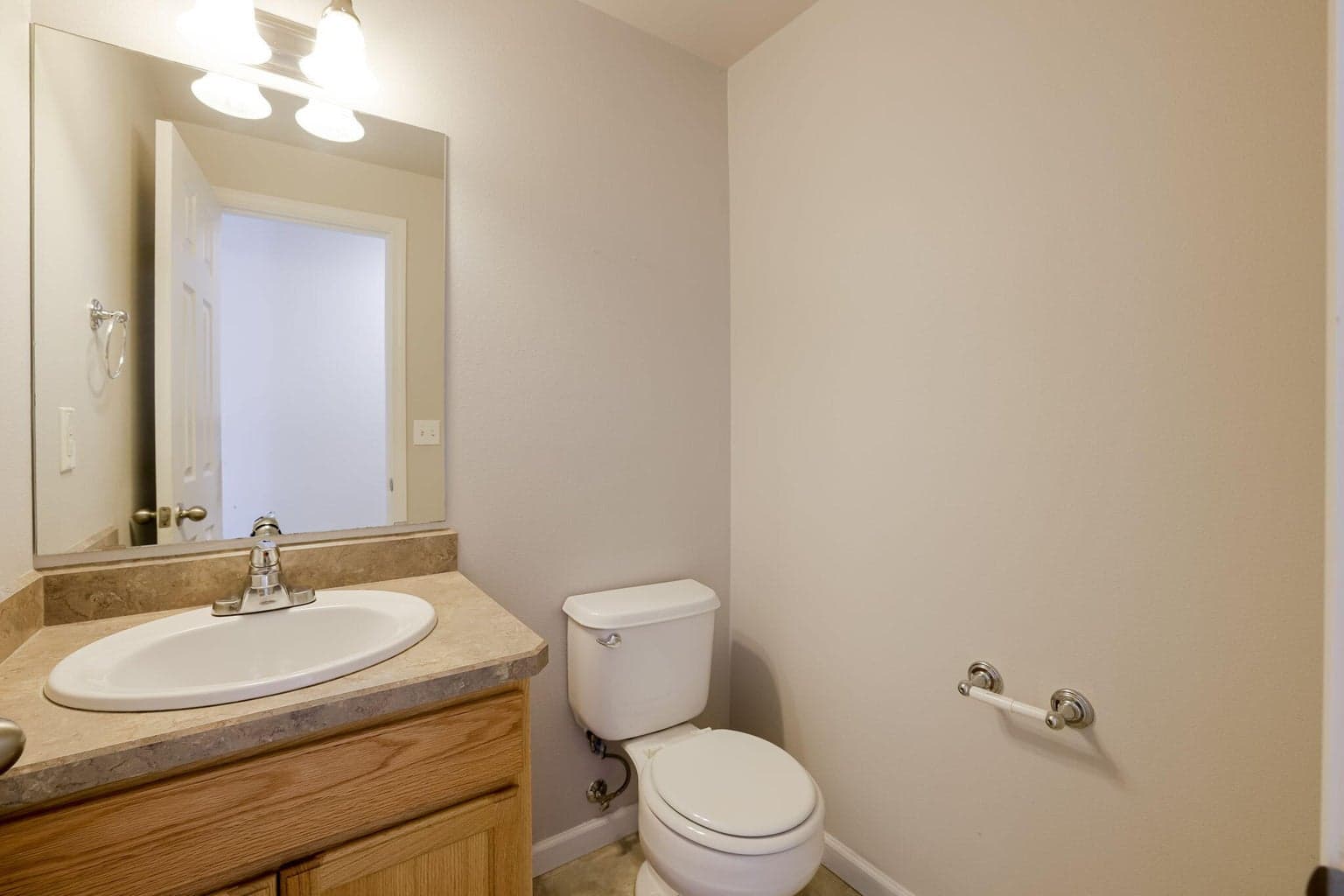 Photo of 516 SE Ponderosa Drive 15 of 38