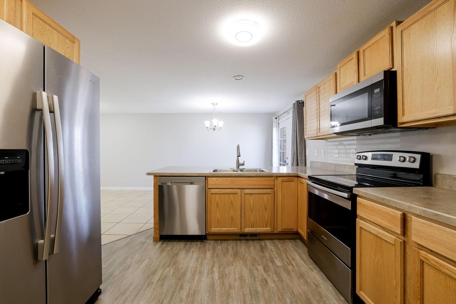 Photo of 516 SE Ponderosa Drive 11 of 38