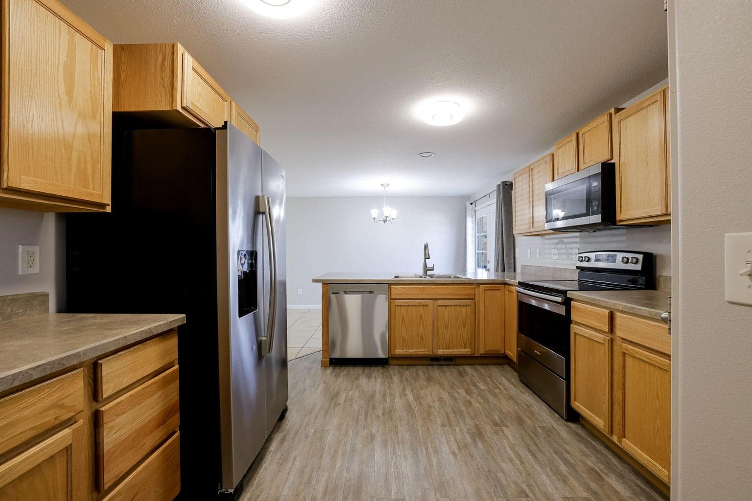 Photo of 516 SE Ponderosa Drive 12 of 38