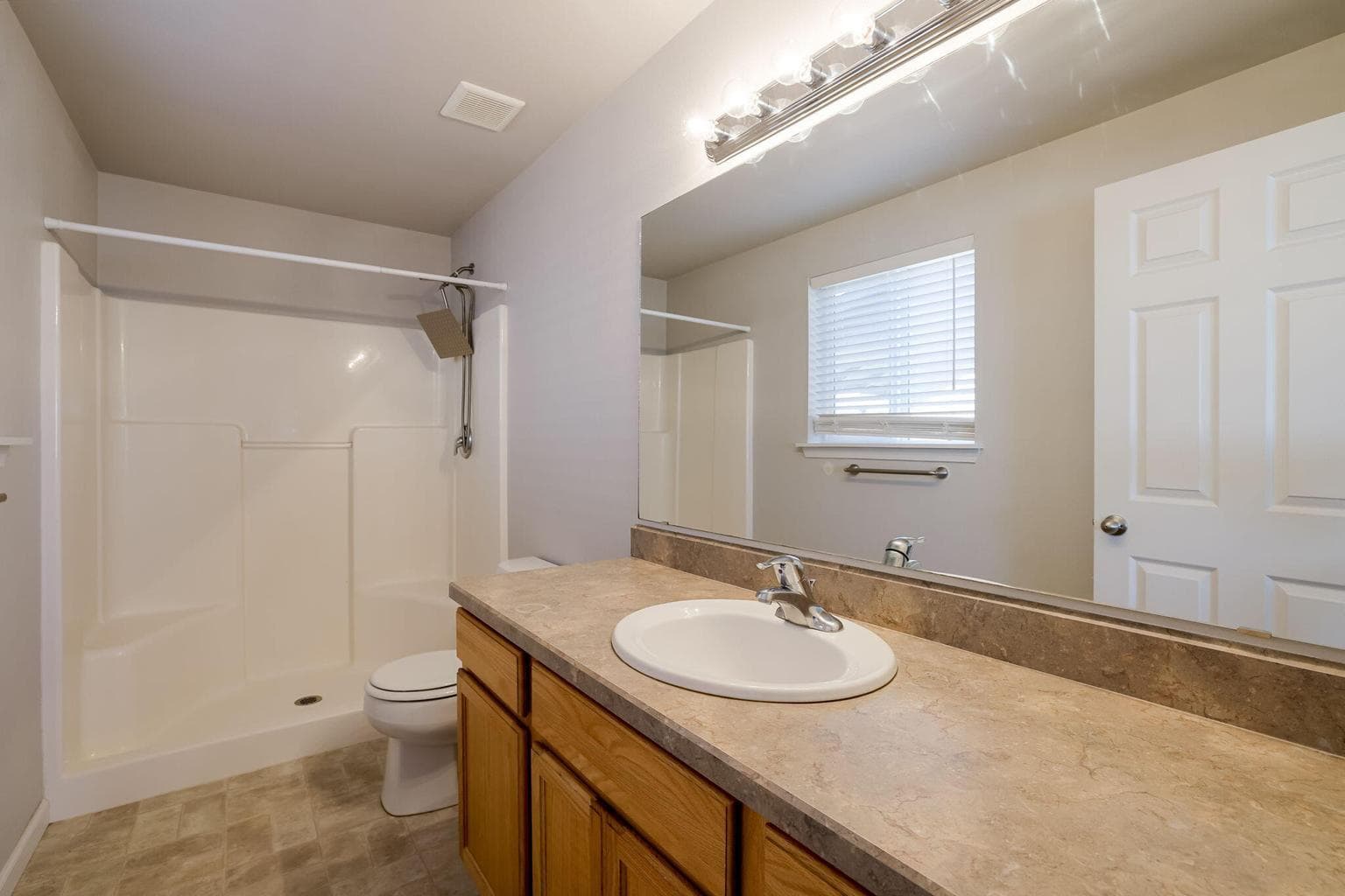Photo of 516 SE Ponderosa Drive 22 of 38