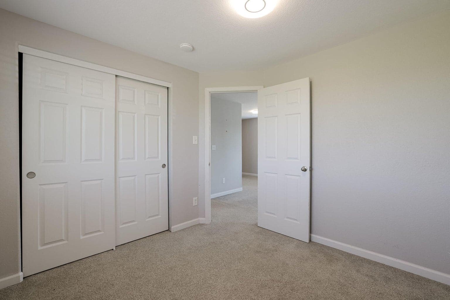 Photo of 516 SE Ponderosa Drive 27 of 38