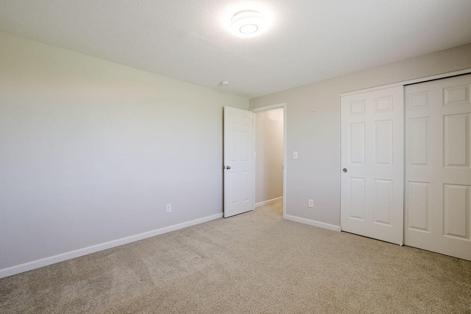 Photo of 516 SE Ponderosa Drive 29 of 38