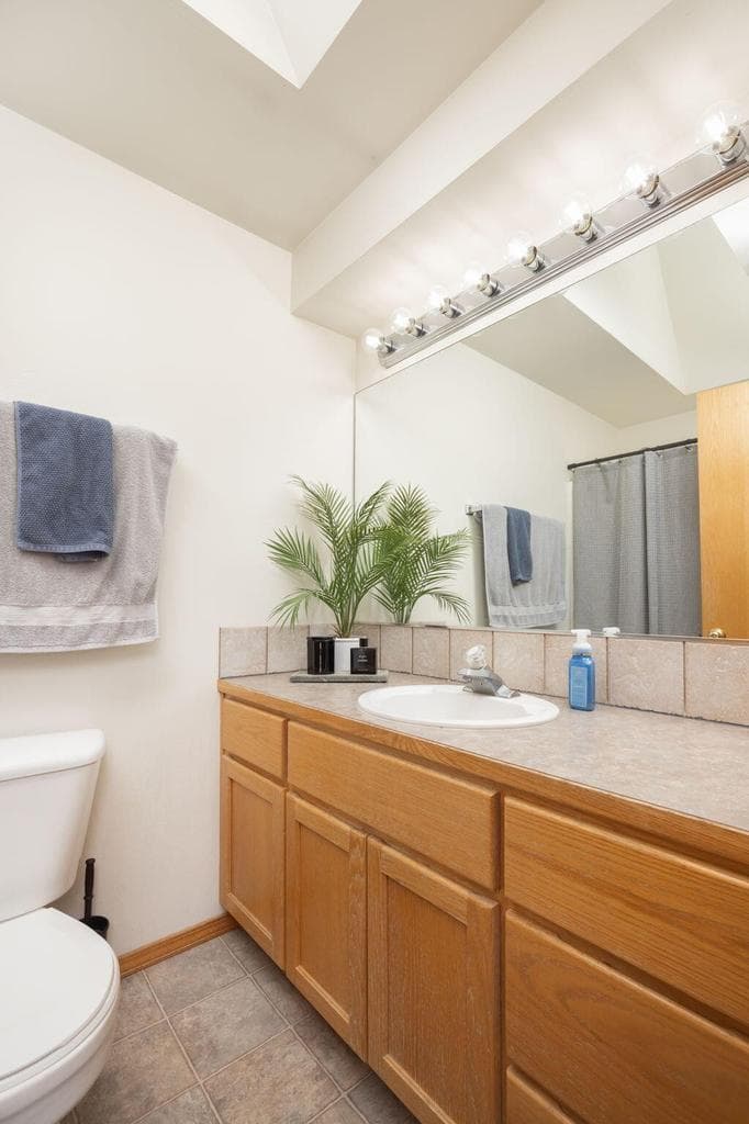 Photo of 61215 Bighorn Court 10 of 19