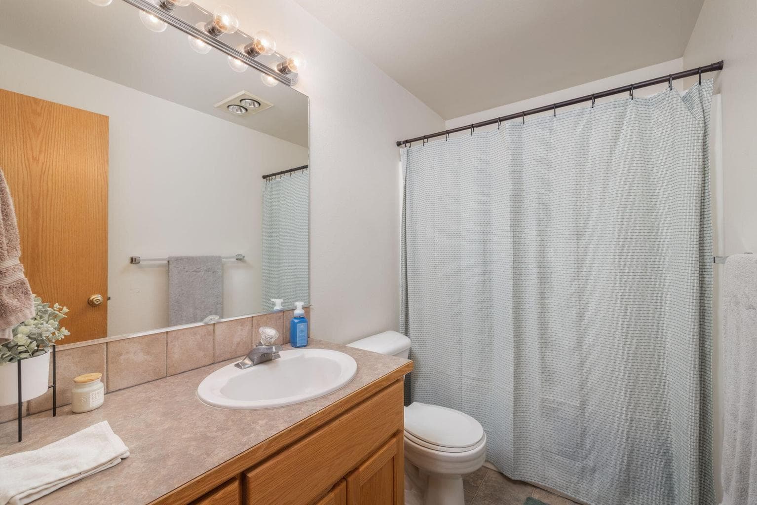Photo of 61215 Bighorn Court 12 of 19