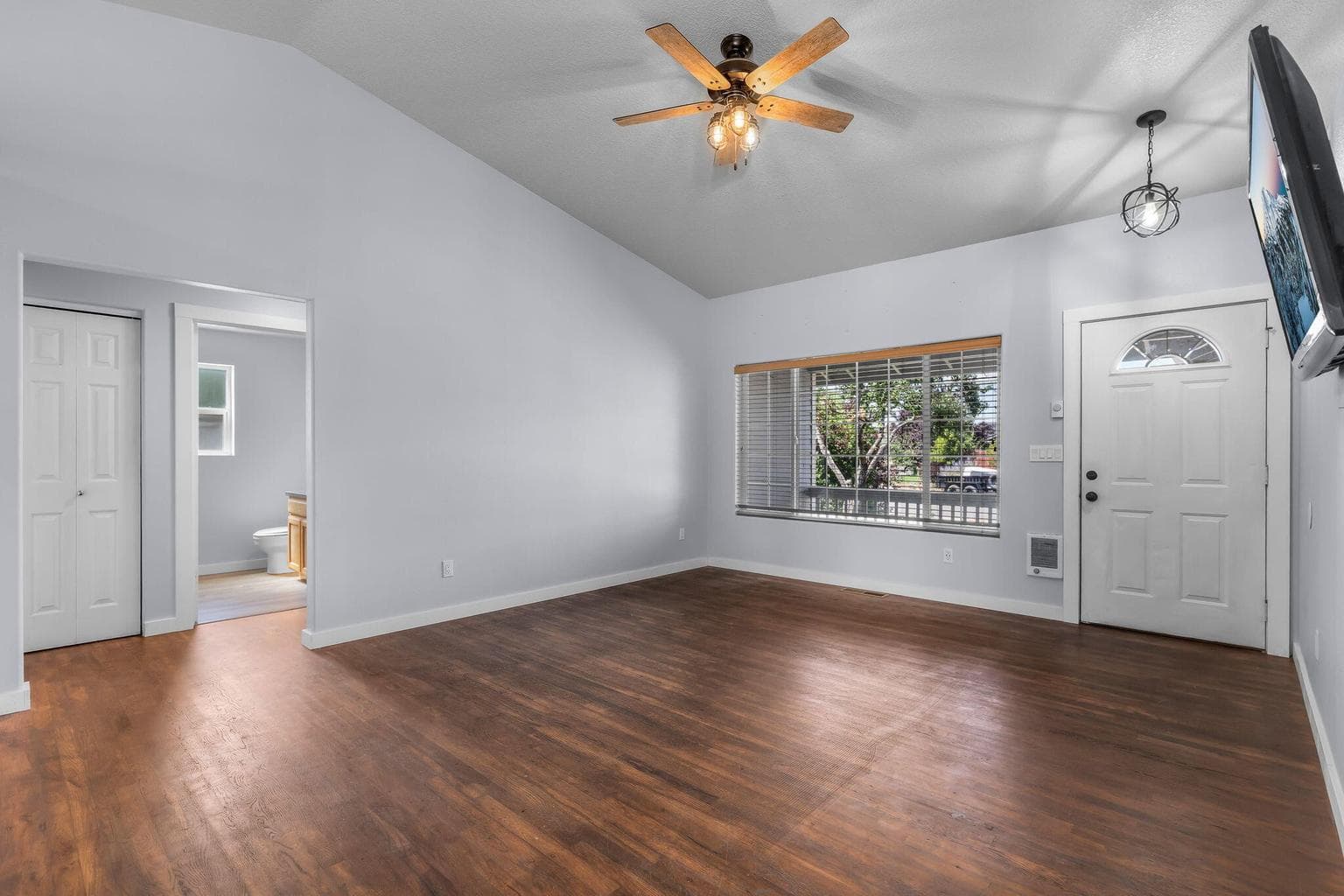 Photo of 2265 NE Cherry Loop 7 of 30