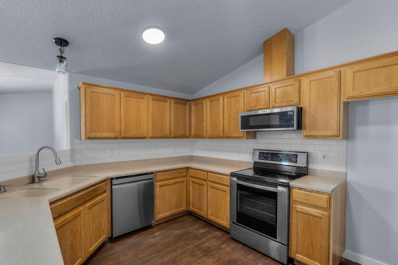 Photo of 2265 NE Cherry Loop 10 of 30