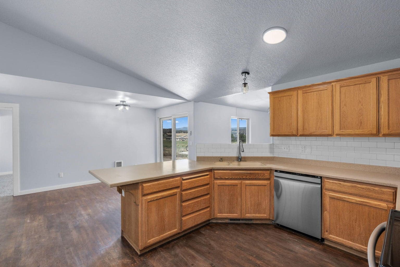 Photo of 2265 NE Cherry Loop 11 of 30