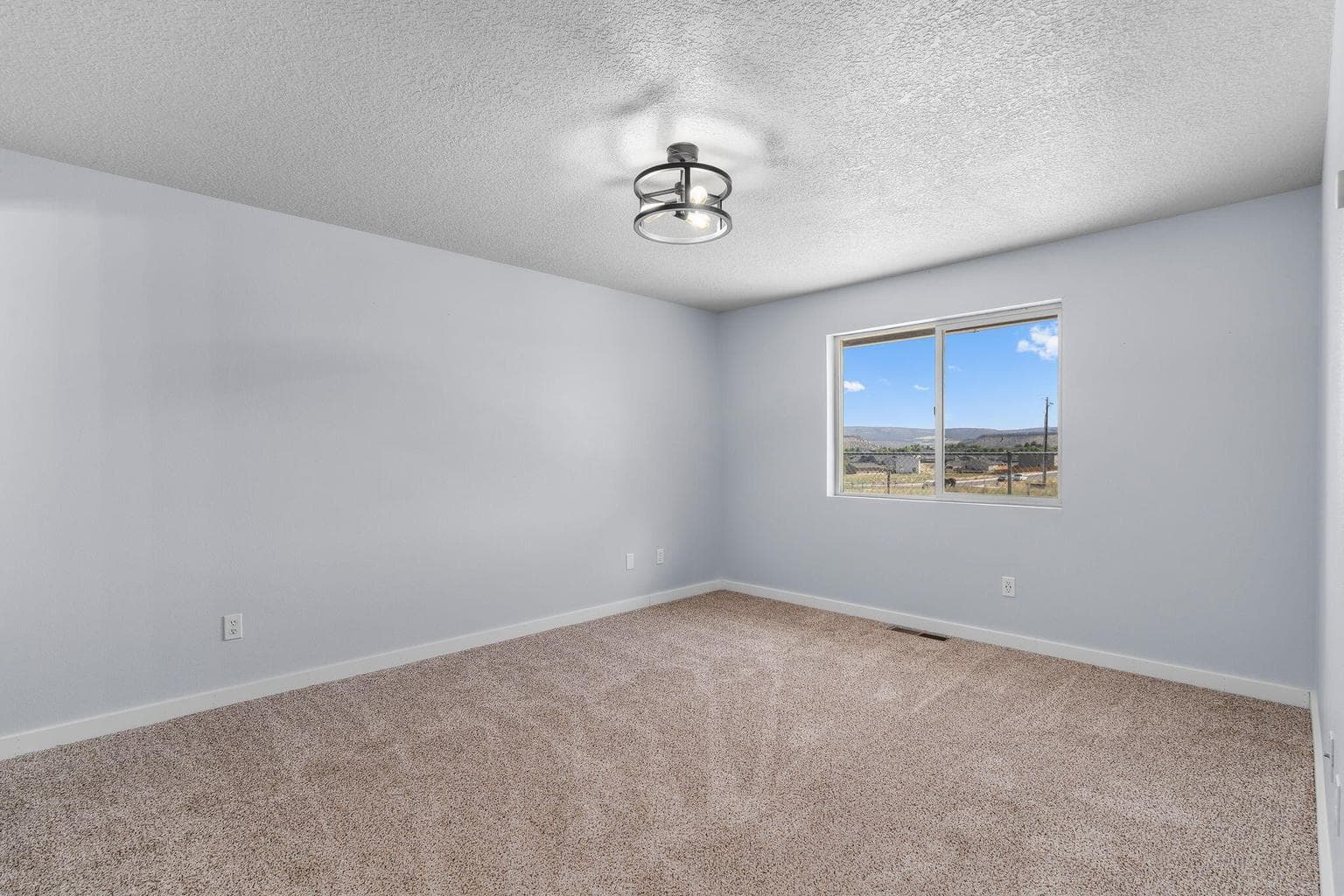 Photo of 2265 NE Cherry Loop 17 of 30
