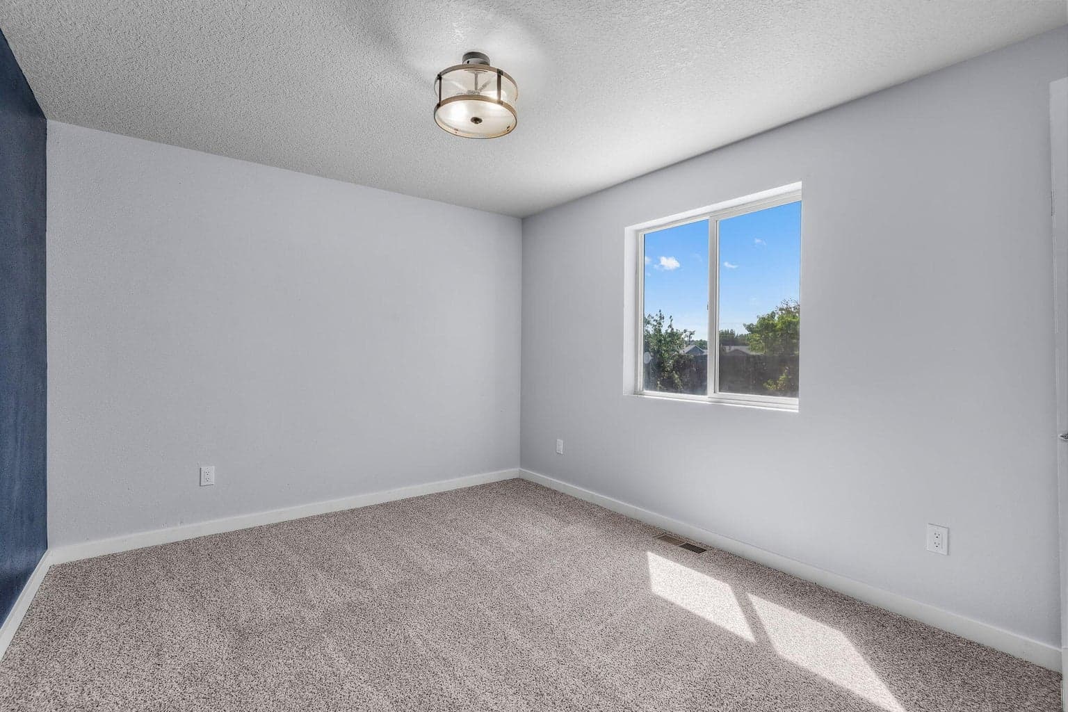 Photo of 2265 NE Cherry Loop 24 of 30