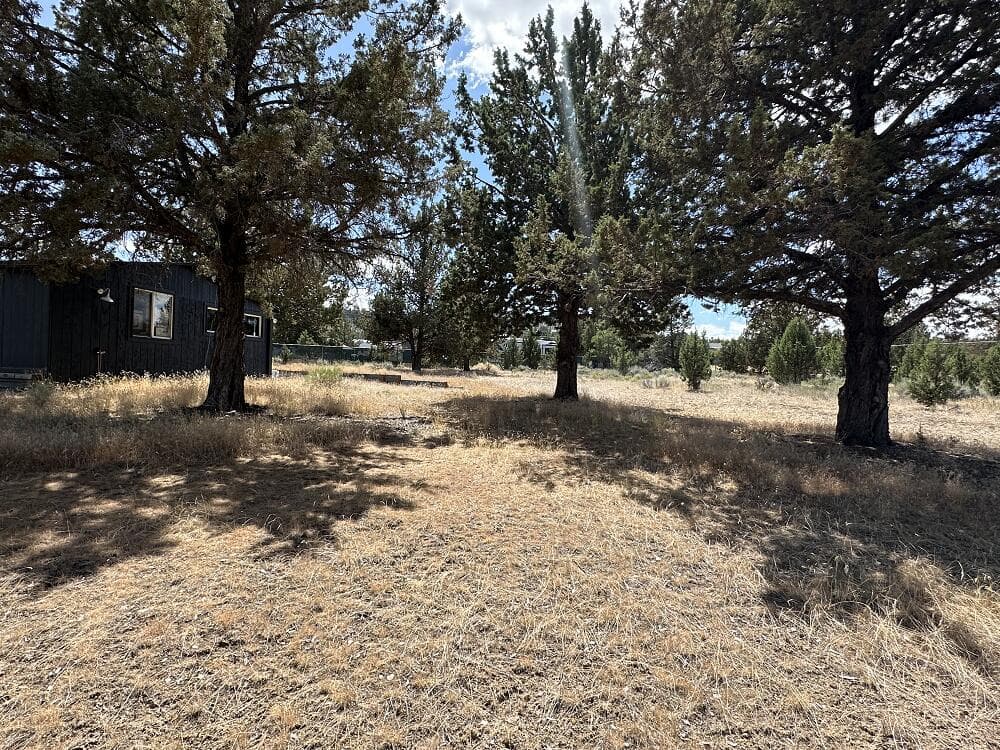 Photo of 1502 SE Akins Drive 31 of 34