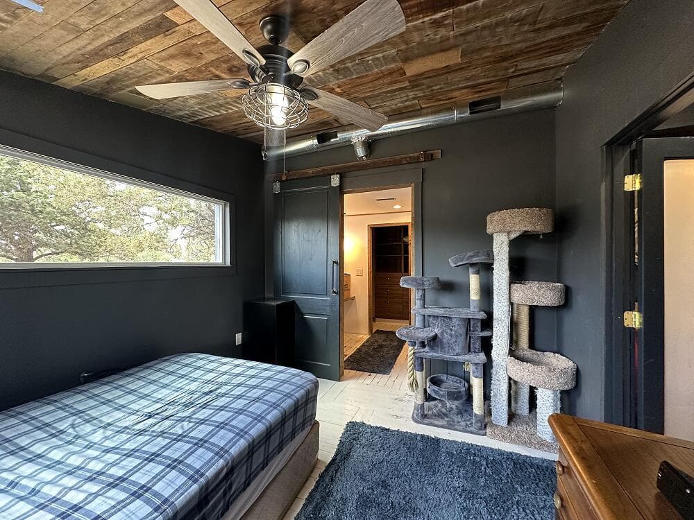 Photo of 1502 SE Akins Drive 15 of 34