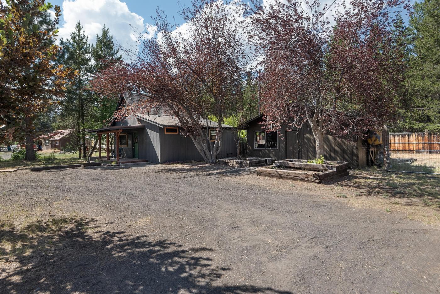 Photo of 15956 Burgess Road 3 of 16