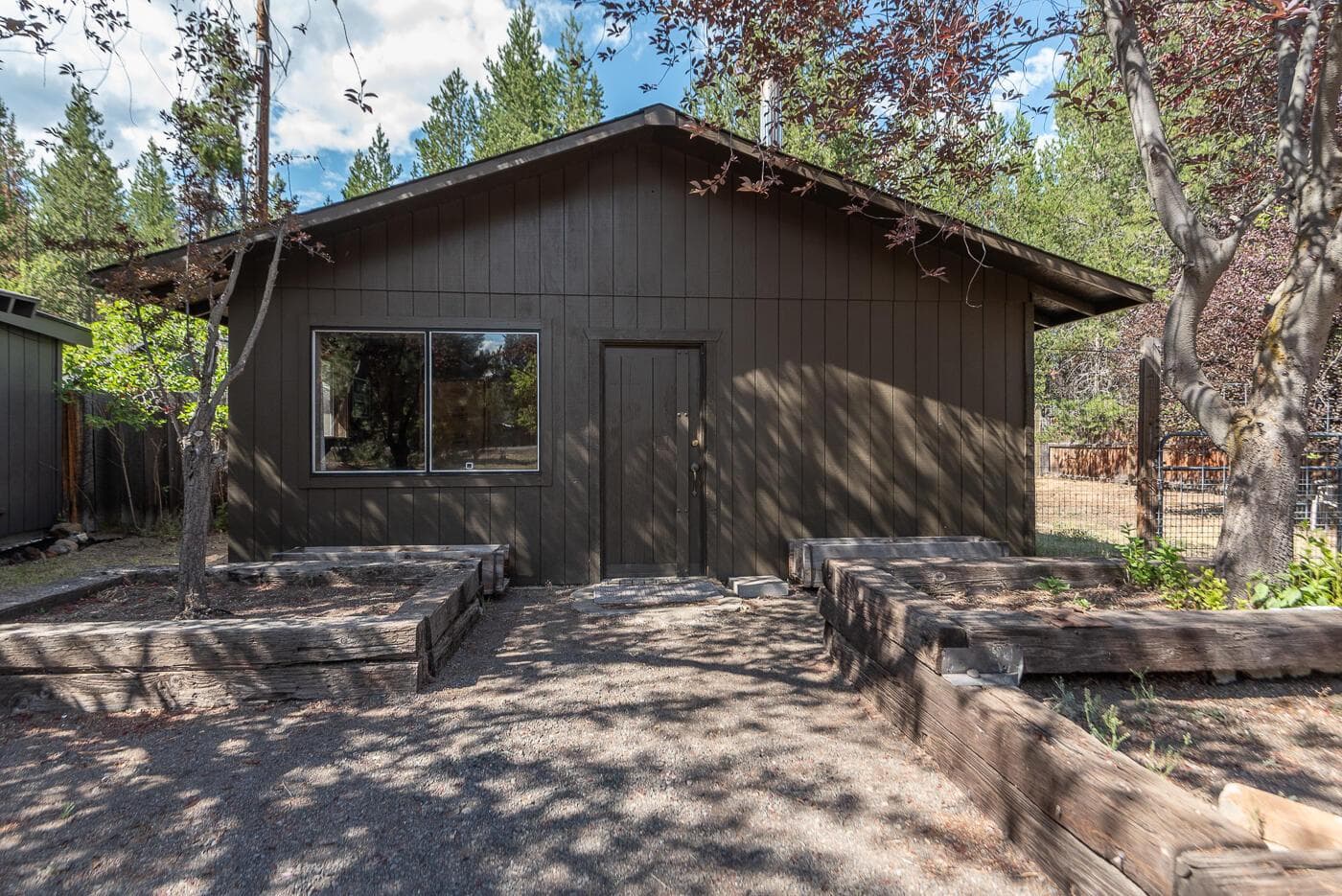 Photo of 15956 Burgess Road 15 of 16