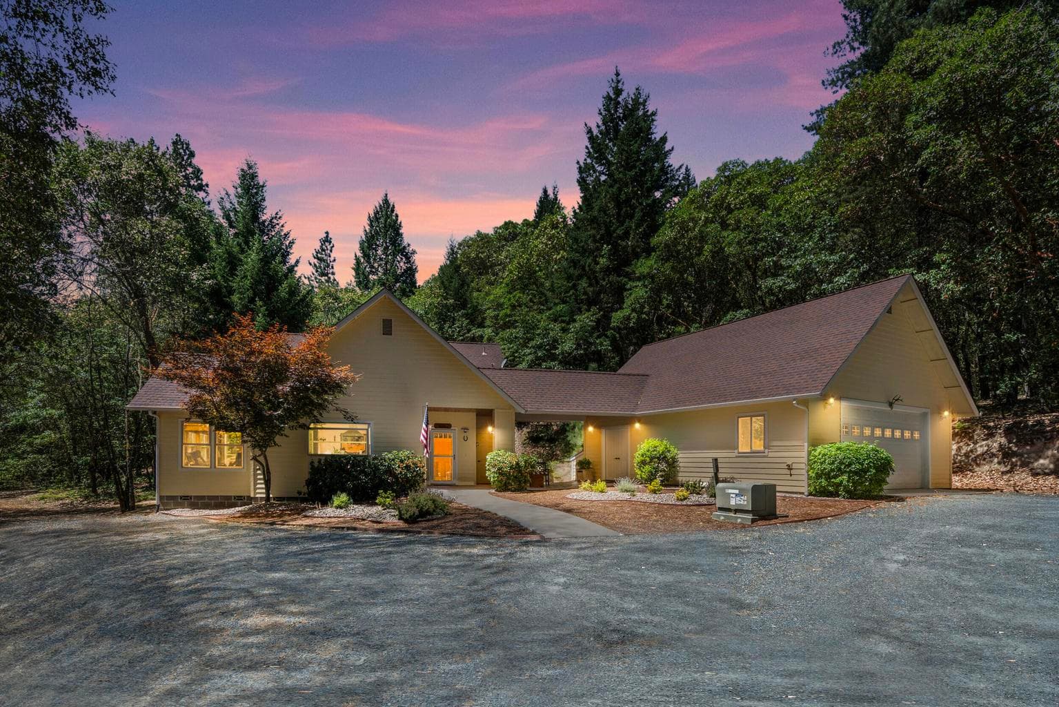 Photo of 780 Pinecrest 2 of 51