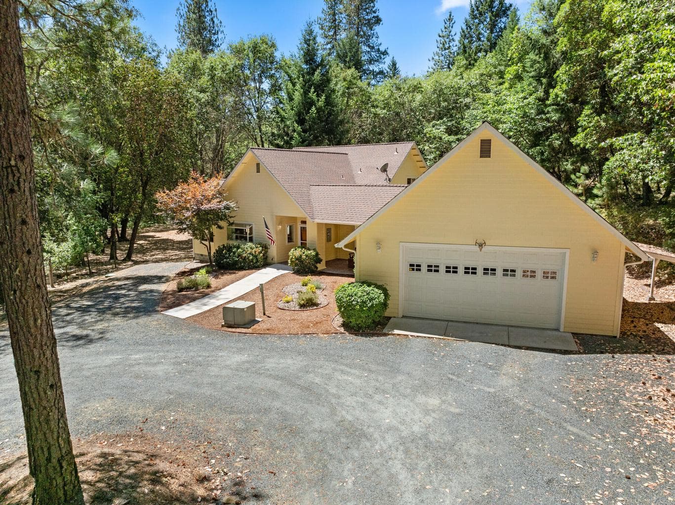 Photo of 780 Pinecrest 4 of 51