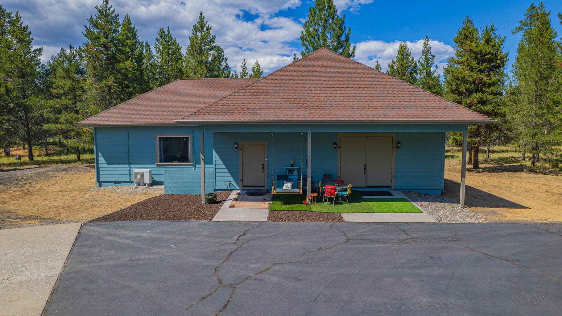Separate single level 1800 Square foot 2 room ADU and Shop.