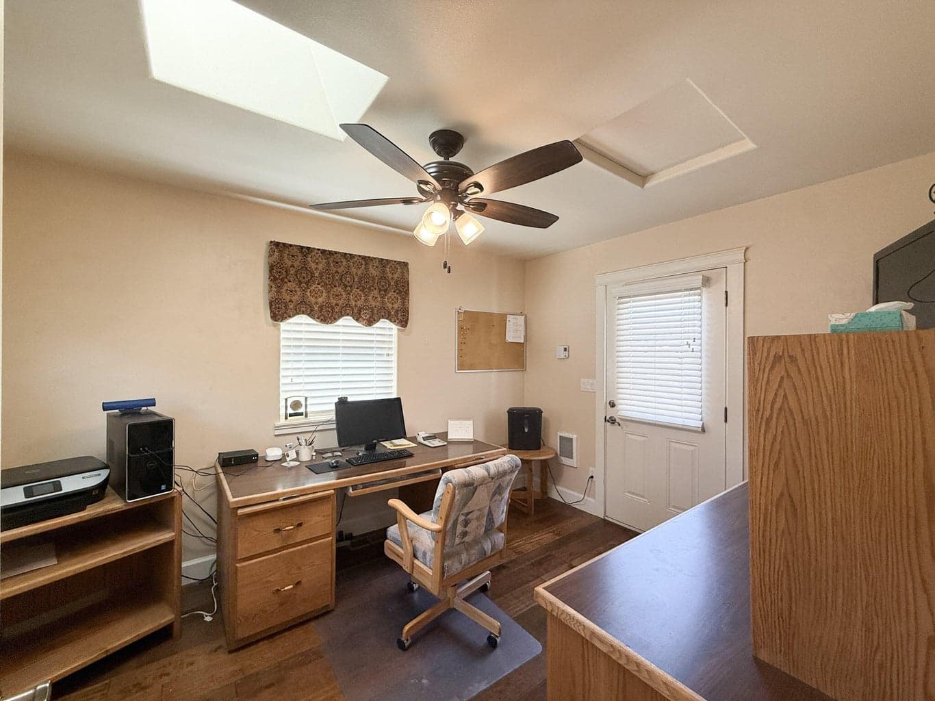 Photo of 899 NE Cobblestone Court 14 of 30