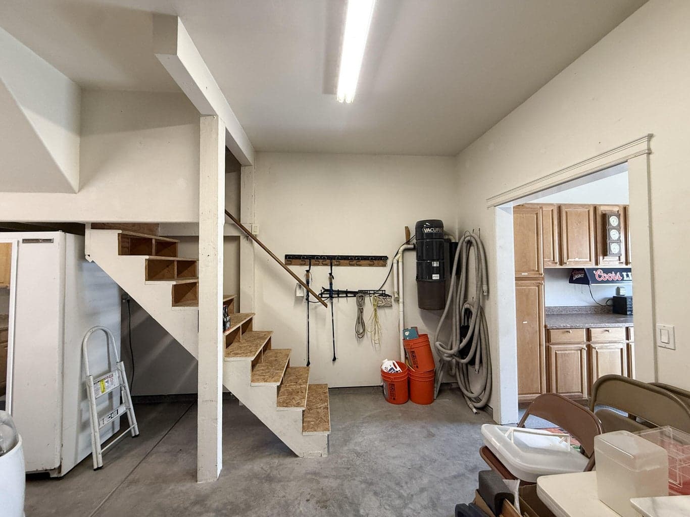 Photo of 899 NE Cobblestone Court 19 of 30