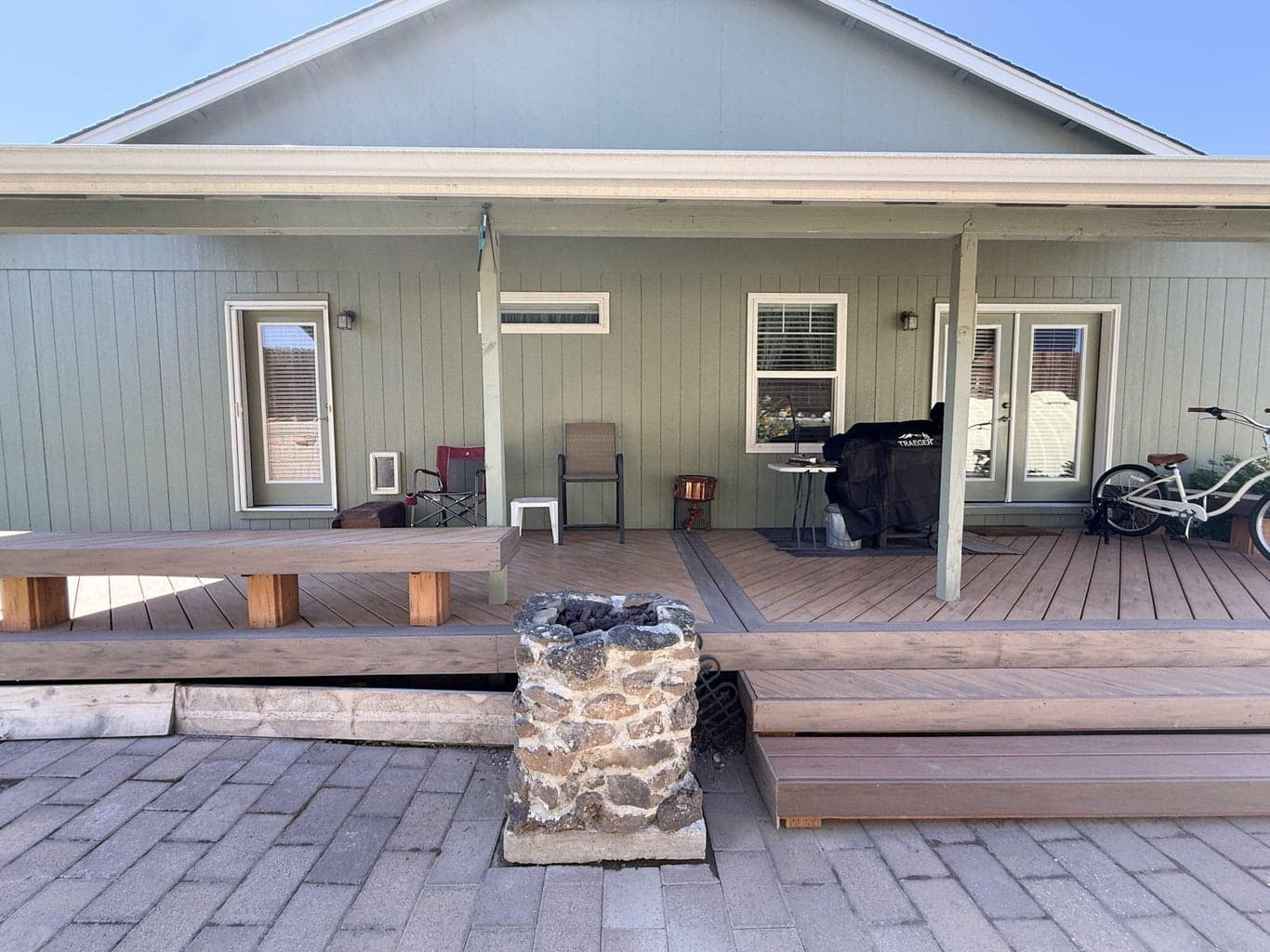 Photo of 899 NE Cobblestone Court 30 of 30